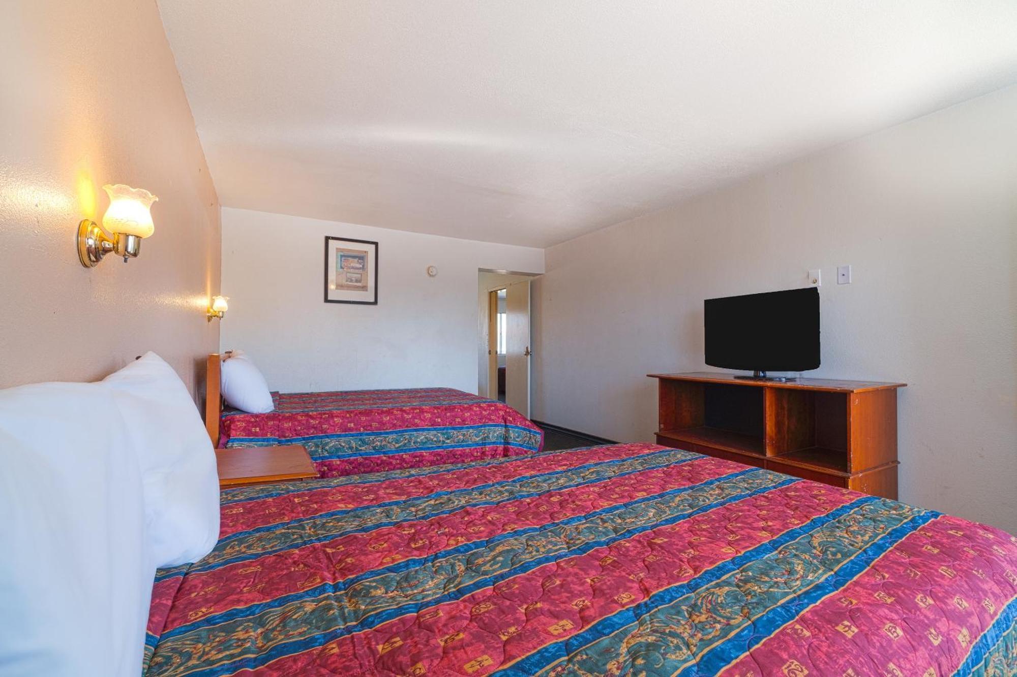 Castle Inn & Suites By Oyo Chickasha Ngoại thất bức ảnh