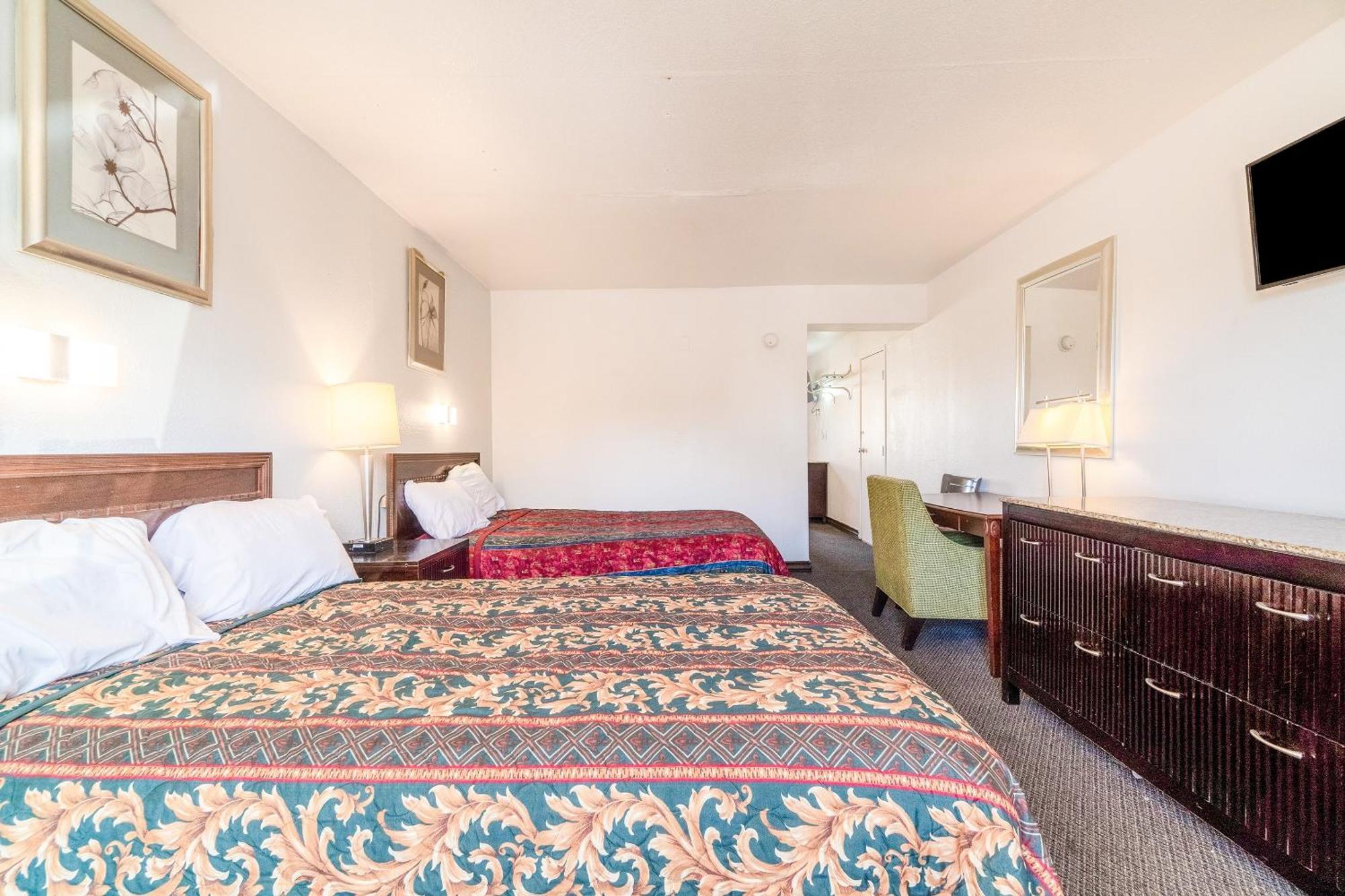 Castle Inn & Suites By Oyo Chickasha Ngoại thất bức ảnh