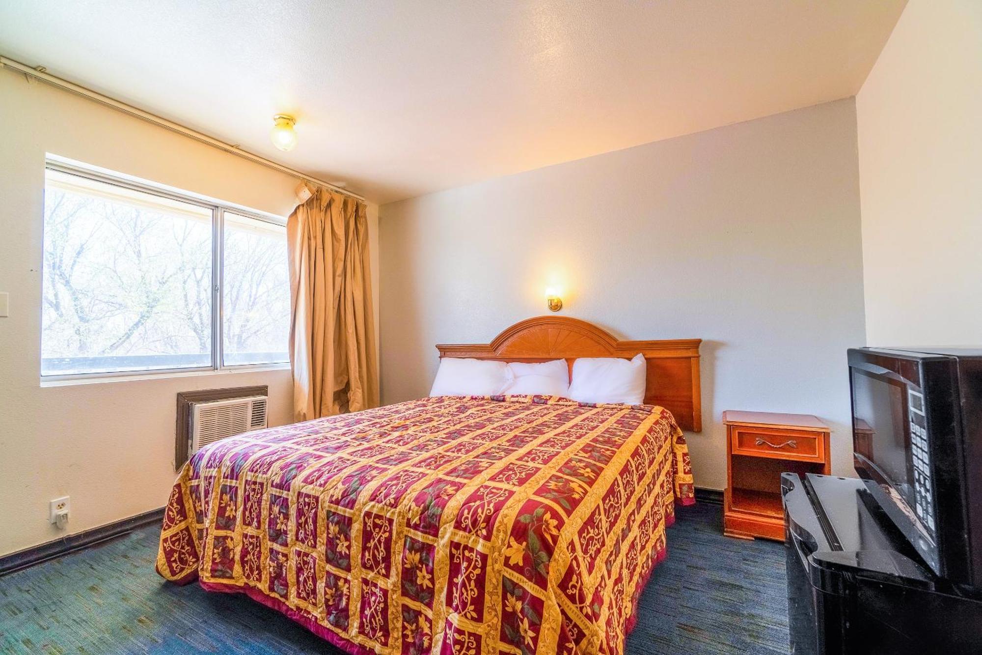 Castle Inn & Suites By Oyo Chickasha Ngoại thất bức ảnh