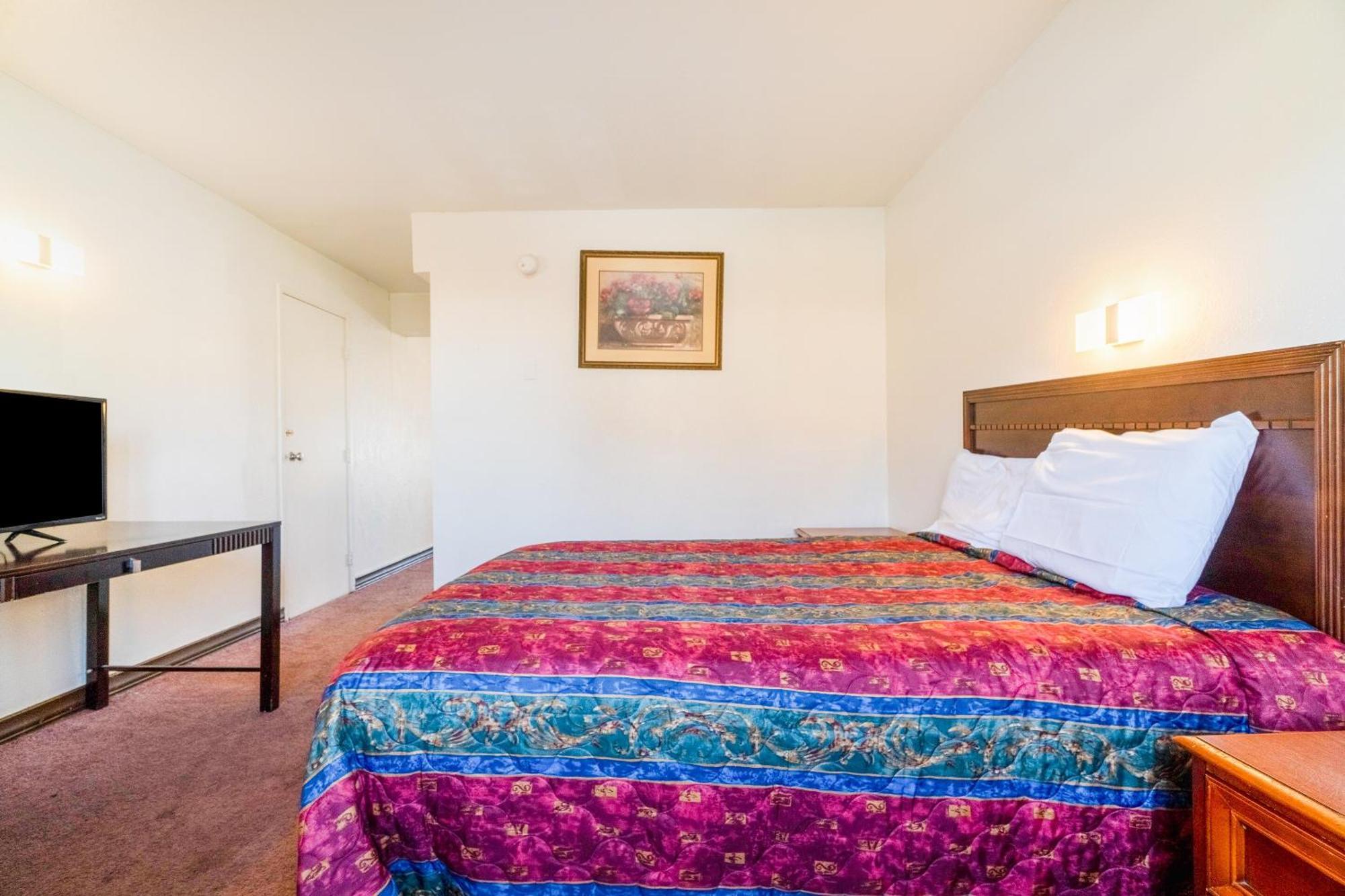 Castle Inn & Suites By Oyo Chickasha Ngoại thất bức ảnh