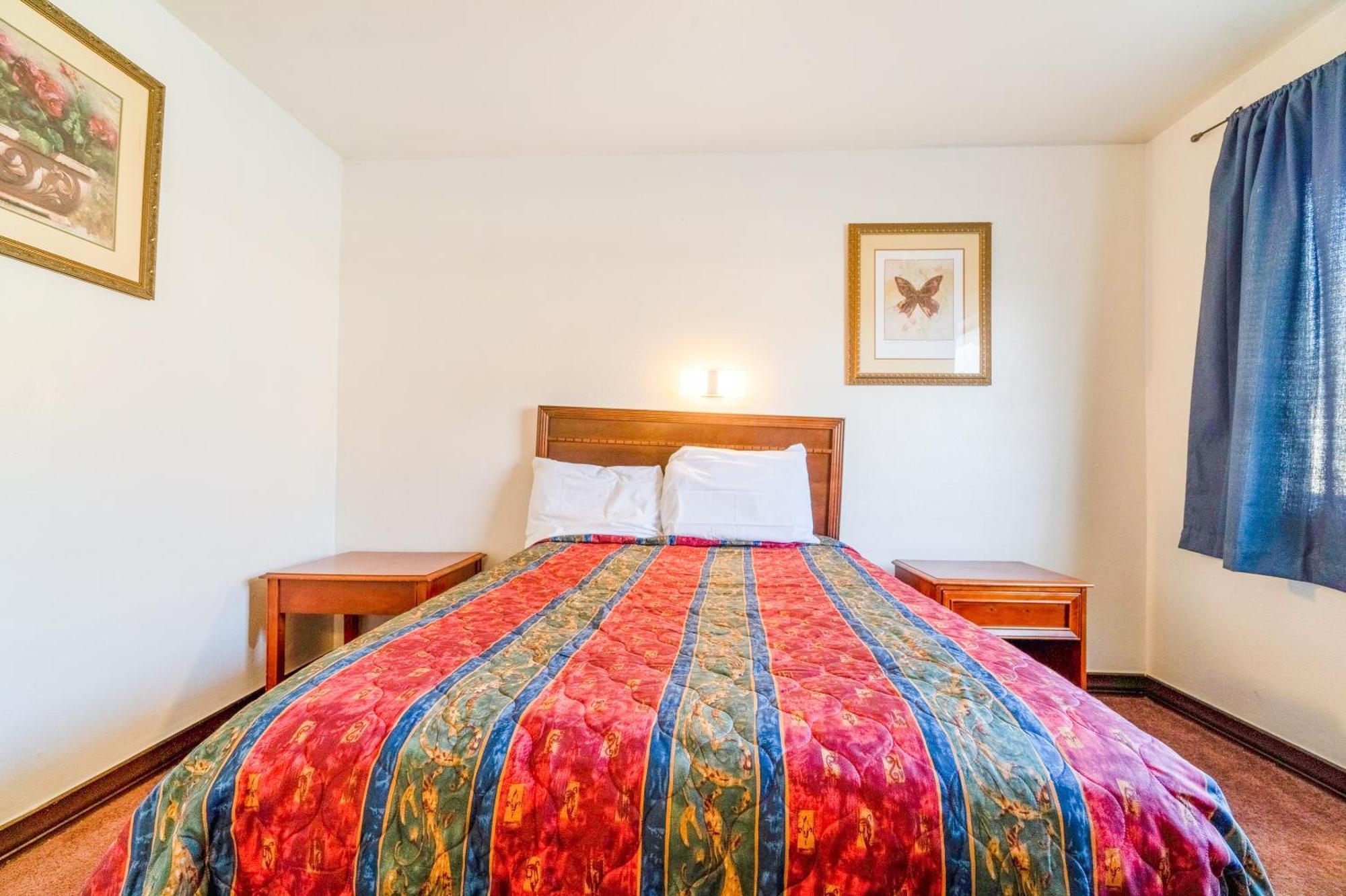 Castle Inn & Suites By Oyo Chickasha Ngoại thất bức ảnh