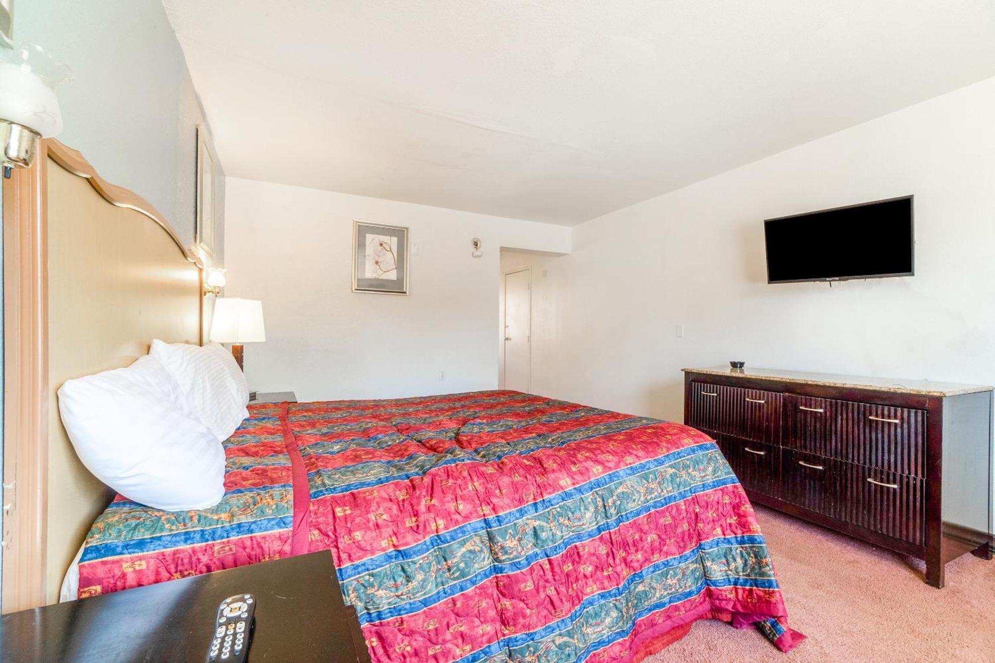 Castle Inn & Suites By Oyo Chickasha Ngoại thất bức ảnh